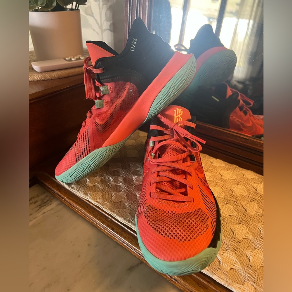 NIKE Kyrie Flytrap 5 GS Magic Ember Basketball Sneakers Orange Teal Black Sz 5Y